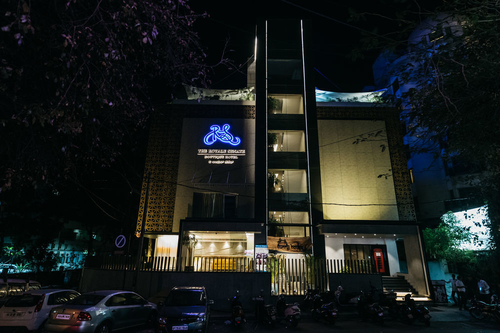 The Royale Senate Race Course, Bangalore Exterior photo